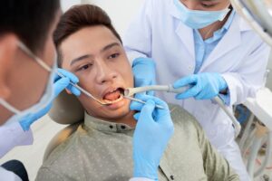استخدام دستیار دندانپزشک