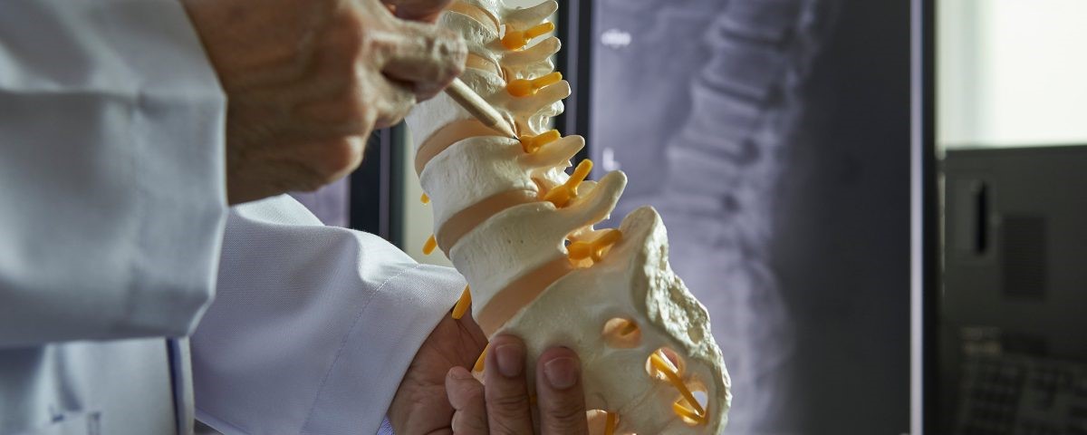 بهترین جراحان دیسک کمر و دیسک گردن چه ویژگی هایی دارند؟