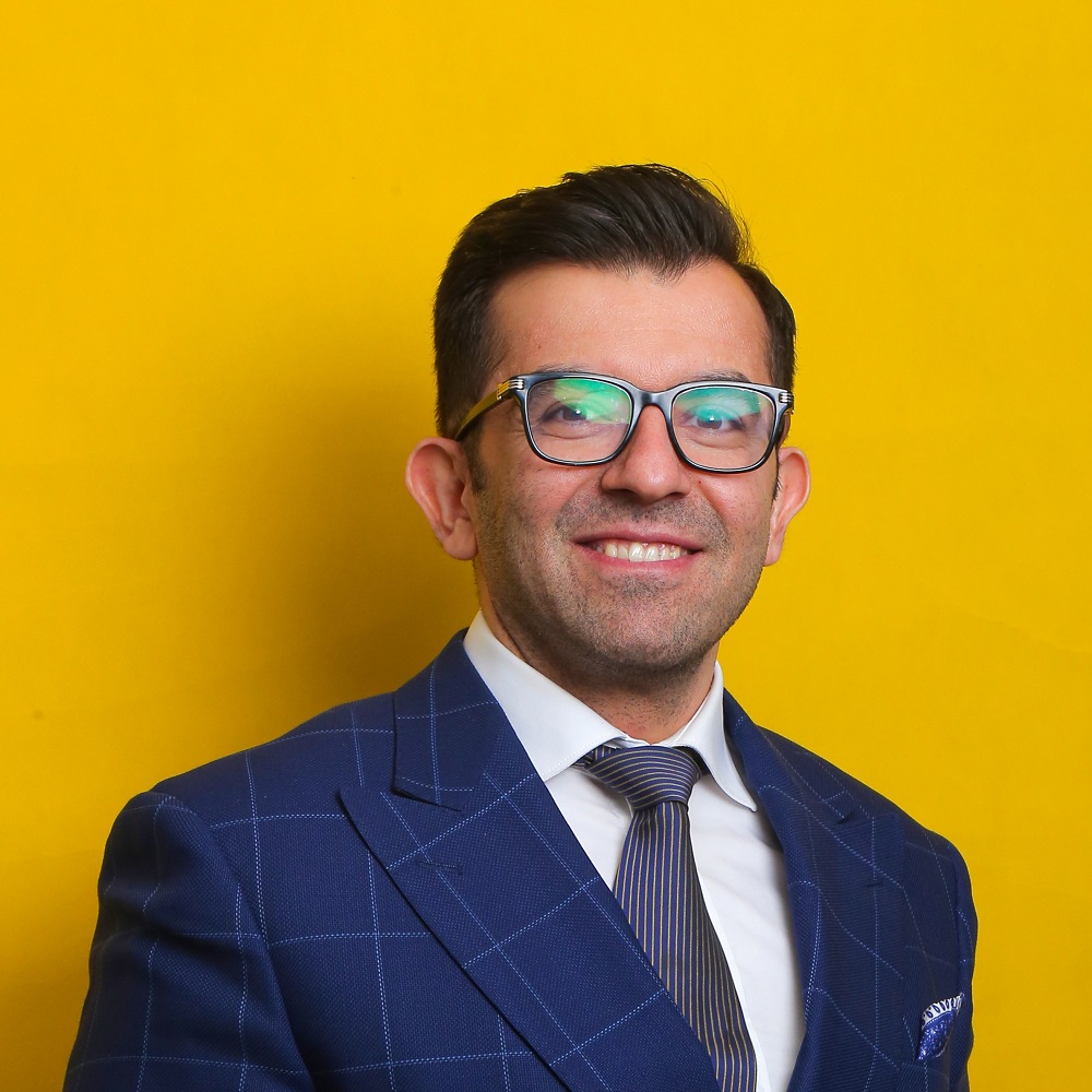 دکتر سامان طهماسبی بهترین جراح پلاستیک ایران