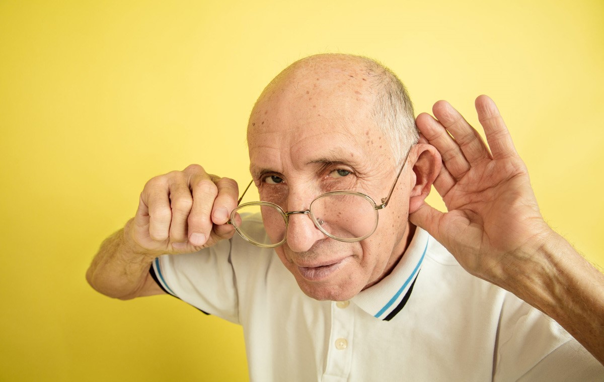 خبر مهم در هفته سلامت: انقلاب جهانی در صنعت سمعک‌های هوشمند