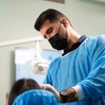 راهنمای جامع کاشت دندان در تهران: انتخاب بهترین مرکز