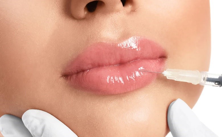 تحولی در زیبایی طبیعی؛ خدمات مدرن برای درخشش چهره شما تزریق ژل لب