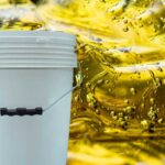 چرا تولید کننده‌ های روغن موتور سراغ سطل‌های مدرج ۲۰ لیتری رفته‌اند؟