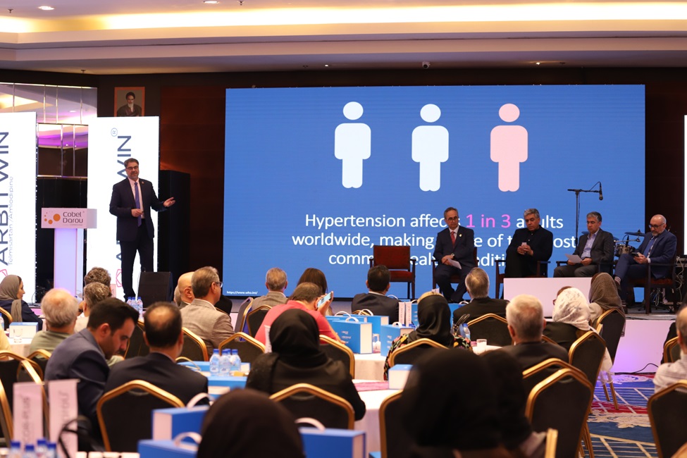 مراسم رونمایی دارو آربیتویین توسط داروسازی دکتر عبیدی