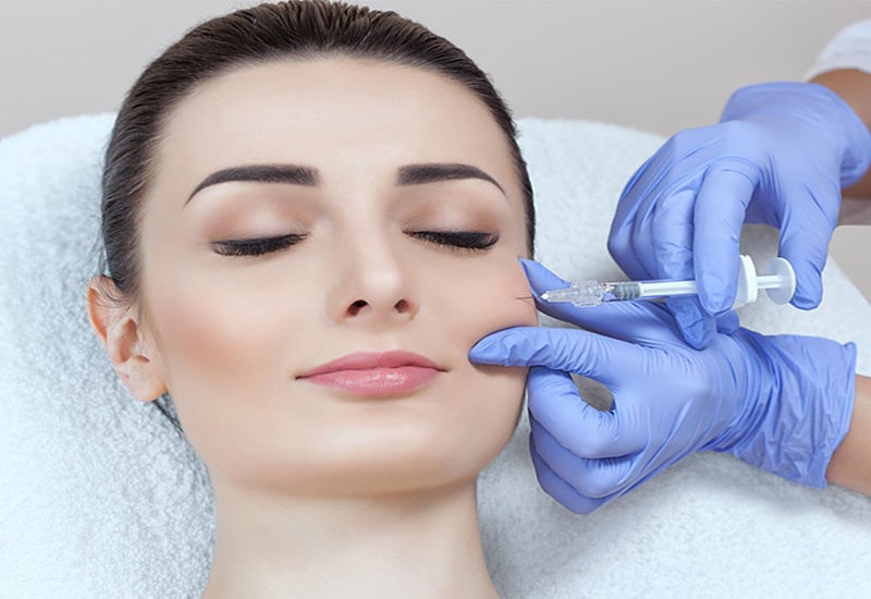 تخلیه ژل لب چطور انجام می‌شه؟