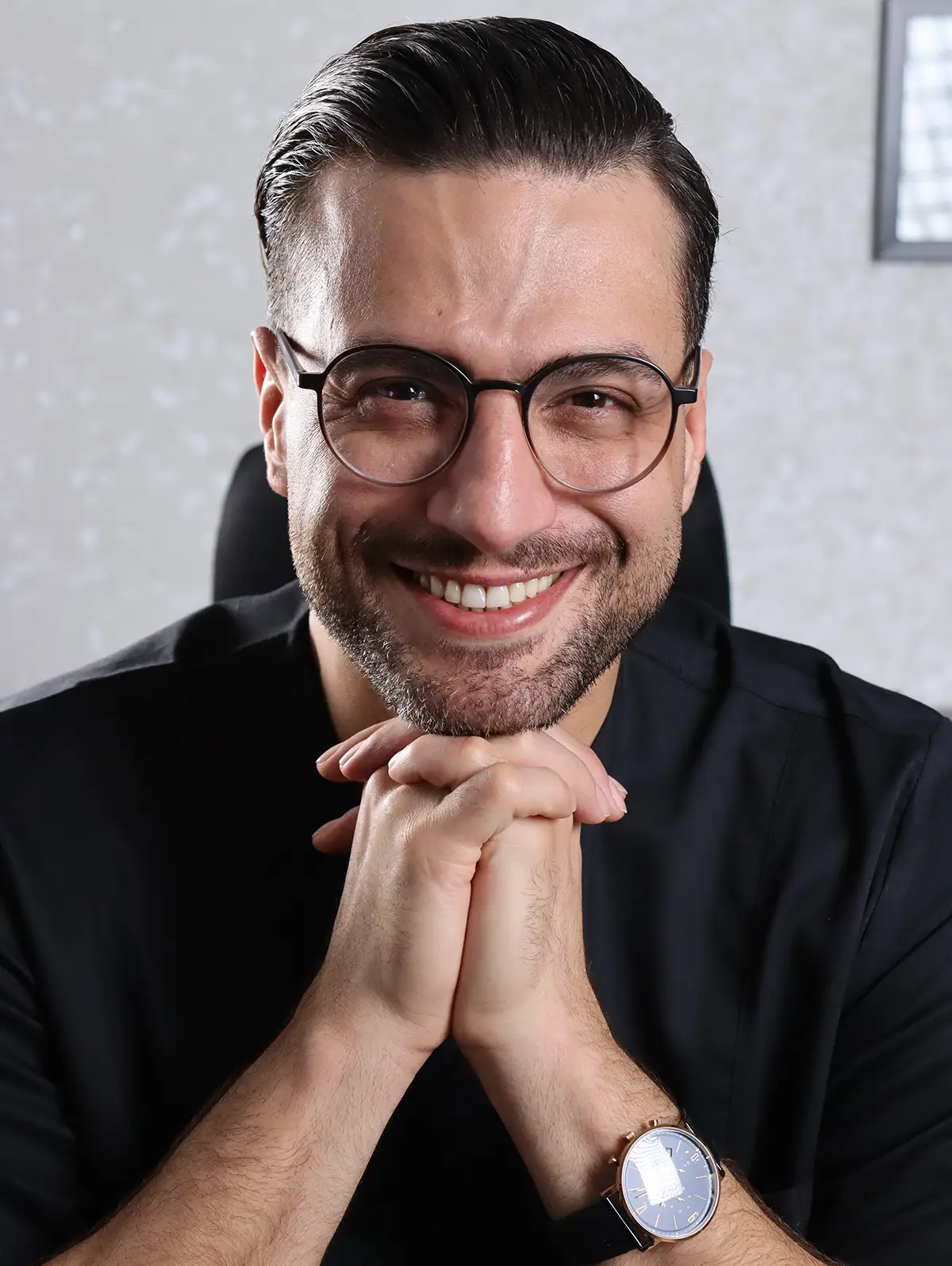 دکتر رضا کیانی فر بهترین دکتر لمینت دندان در کرج