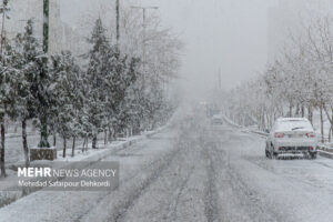 آسمان مازندران ابری و بارانی؛ راه های کوهستانی برفی و باز است