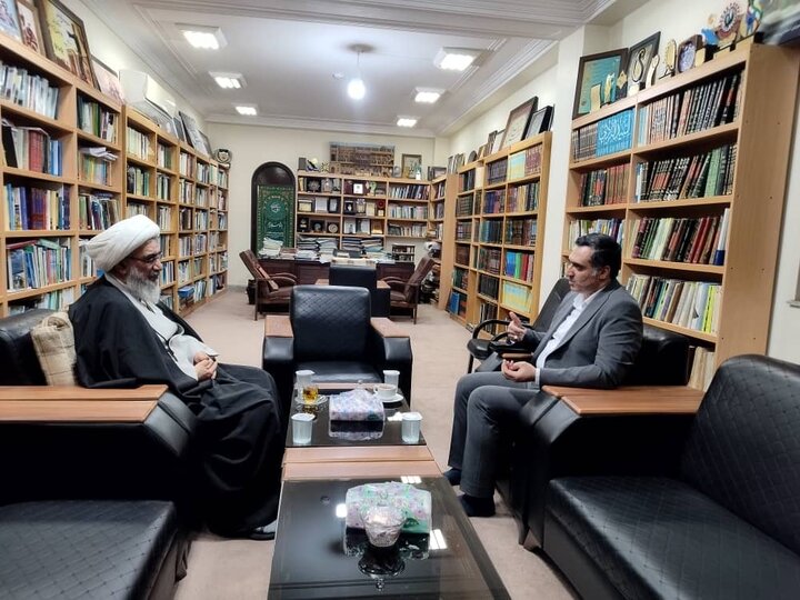 آیت الله صفایی بوشهری: خدمات زیرساختی و فرهنگی در جزیره خارگ تقویت شود