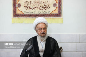 آیت‌الله مکارم شیرازی: حق‌الوکاله‌های غیرمتعارف خلاف انصاف و شرع است