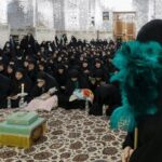 آیین غبارروبی ضریح مطهر امام رضا(ع) با حضور جمعی از بانوان