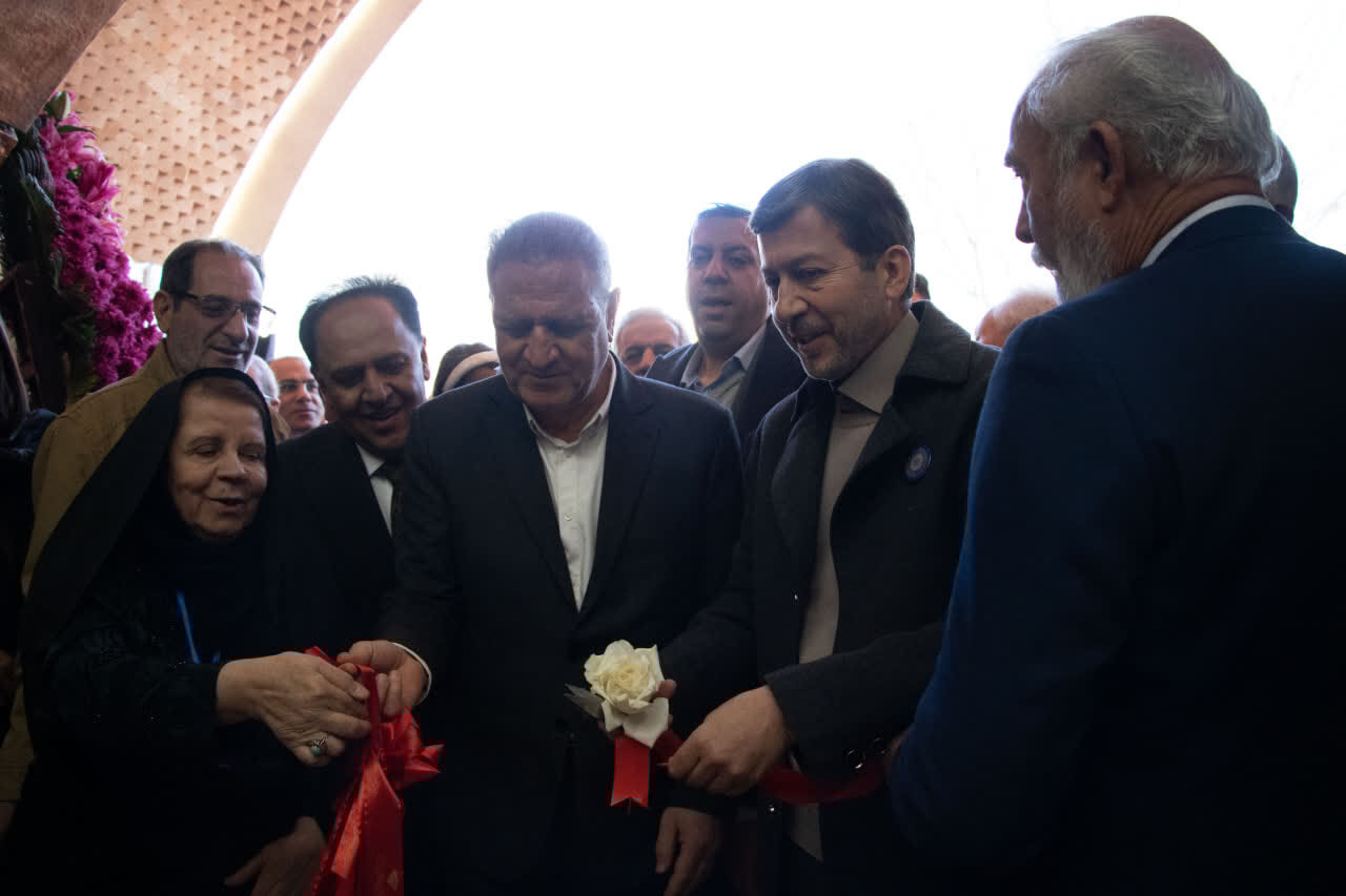 استاندار اصفهان:سرای زرگرباشی میتواندبه قطب ملی طلا و جواهر تبدیل شود استاندار اصفهان:سرای زرگرباشی میتواندبه قطب ملی طلا و جواهر تبدیل شود