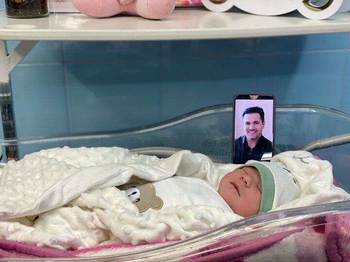 «اسرا» دختری که ۶ ماه پس از شهادت پدرش چشم به جهان گشود