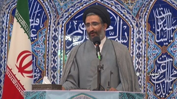 امام جمعه استهبان: اعتکاف فرصتی طلایی برای تربیت معنوی نسل نوجوان است
