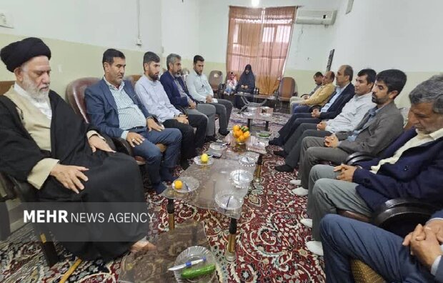 امام جمعه دیر: غفلت فرهنگی خطرناک‌تر از تهدید نظامی است