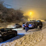 امداد رسانی به ۱۴ نفر گرفتار در برف و کولاک خراسان رضوی