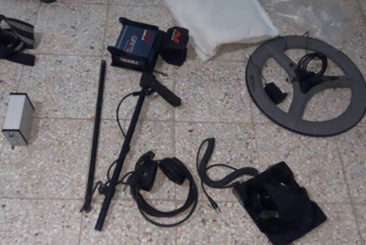 امیدی راد: ۳ دستگاه فلزیاب غیرمجاز در جواهردشت کشف و ضبط شد