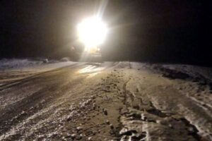 انسداد محور خمین – الیگودرز به دلیل کولاک شدید؛ تردد ممنوع شد