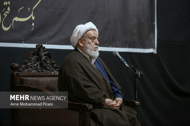 انصاریان:فاصله گرفتن از قرآن و اهل بیت(ع) عامل اصلی لغزش های جامعه است