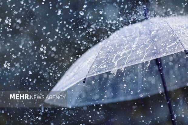 بارش باران پاییزی در ایرانشهر و خوشحالی مردم