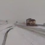 بارش برف و کولاک در محور چناران به سمت قوچان