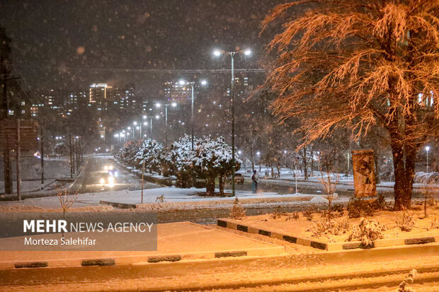 بارش برف و کولاک شدید در زنجان