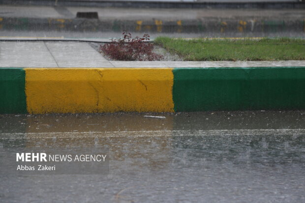 بارش شدید باران همراه با تگرگ در برنطین رودان