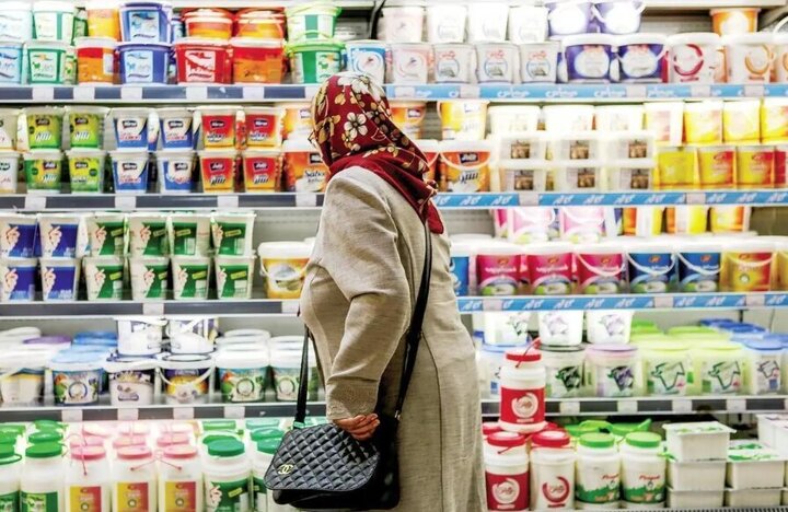 بازار شب یلدا داغ اما بیرمق؛فروشندگان از رکود و مردم ازگرانی میگویند بازار شب یلدا داغ اما بیرمق؛فروشندگان از رکود و مردم ازگرانی میگویند