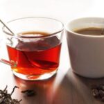 تاثیر مثبت چای و اثر منفی قهوه بر سلامت استخوان‌ این افراد