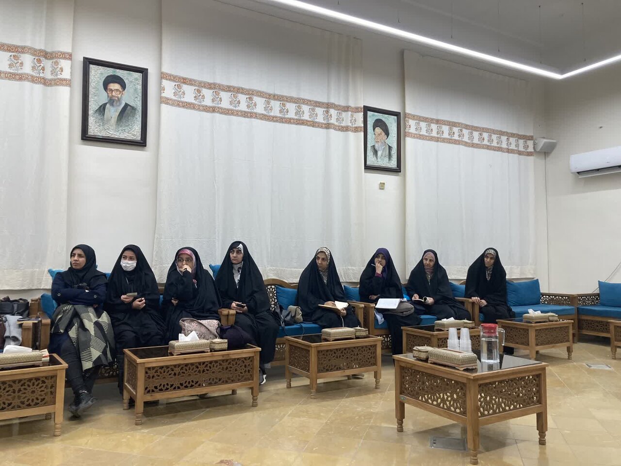 تحلیل رمان‌های نوجوان محمدرضاآریانفر در اصفهان؛نگاه به بلوغ،جنگ وفرهنگ