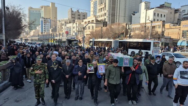 تصاویری از تشییع پیکر مطهر جانباز شهید در مشهد