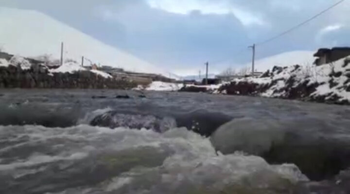 تصاویری از خروش سیمینه رود پس از بارش های اخیر