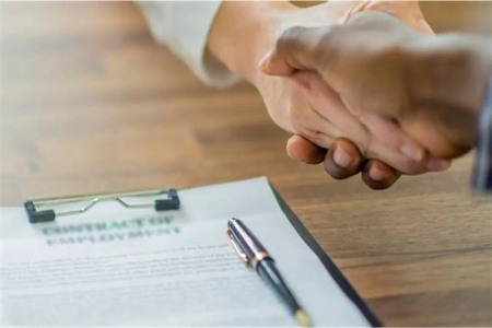 تنظیم قراردادها و شرط داوری: راهنمای کامل برای جلوگیری از اختلافات حقوقی