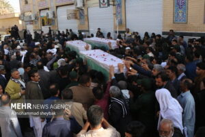 خروش مردم زابل در تشییع پیکر ۳ شهید حادثه تروریستی لار