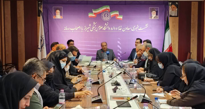 خشنود: بیش از ۴۰۰ میلیارد ریال فرآورده‌های غیرمجاز در فارس کشف شد