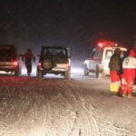 خلیلی: ۱۹۵ مسافر گرفتار در برف در تکاب امدادرسانی شد