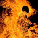 خودسوزی یک مرد مقابل دادگستری کرج/ علت حادثه چه بود، پرونده مهریه‌ یا دعوای ملکی؟