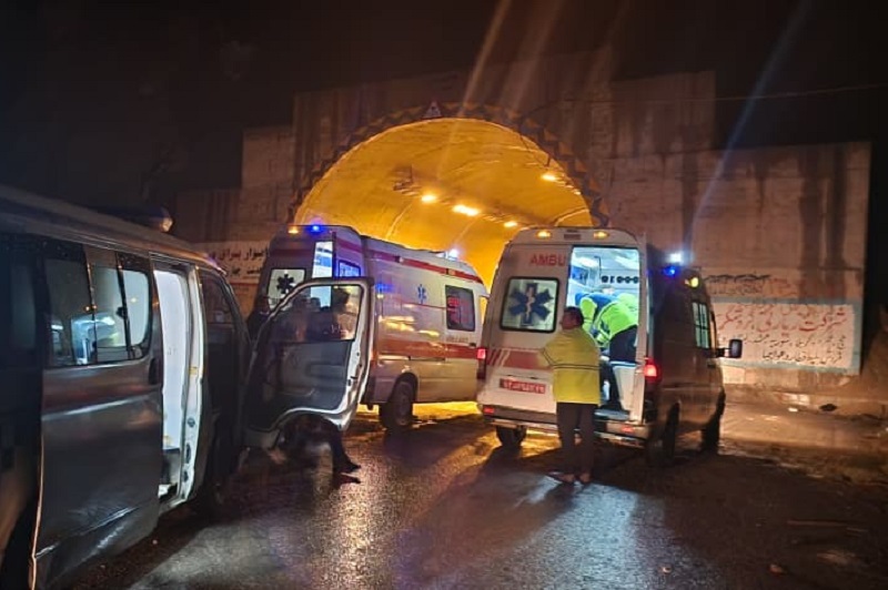 دو پرستار دهدشتی ناجی ۹ مصدوم در جاده