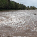 رودخانه شریفی جاده جاسک به بشاگرد را مسدود کرد