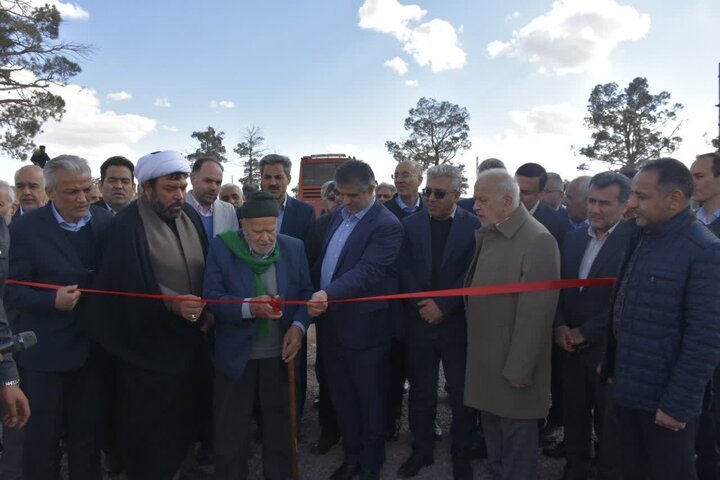 زندیه‌وکیلی: جهش خورشیدی در زرندیه با افتتاح نیروگاه ۲ مگاواتی آغاز شد
