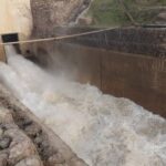 سد شهید سالاری حاجی‌آباد سرریز شد