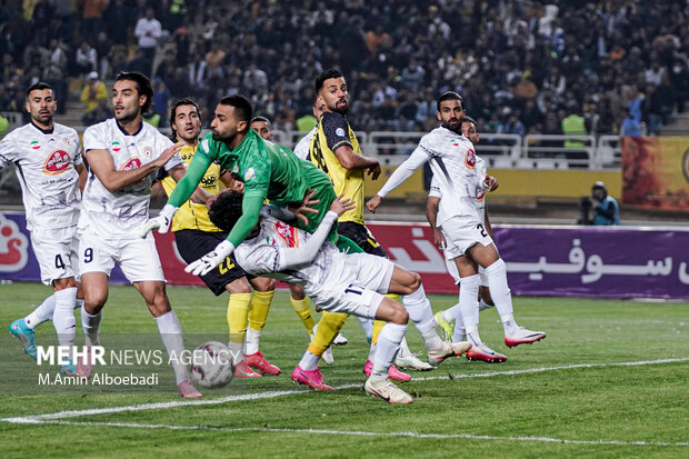 سقوط آبی ها در هفته ایده آل سپاهان/ زنگ خطر برای تراکتور به صدا درآمد