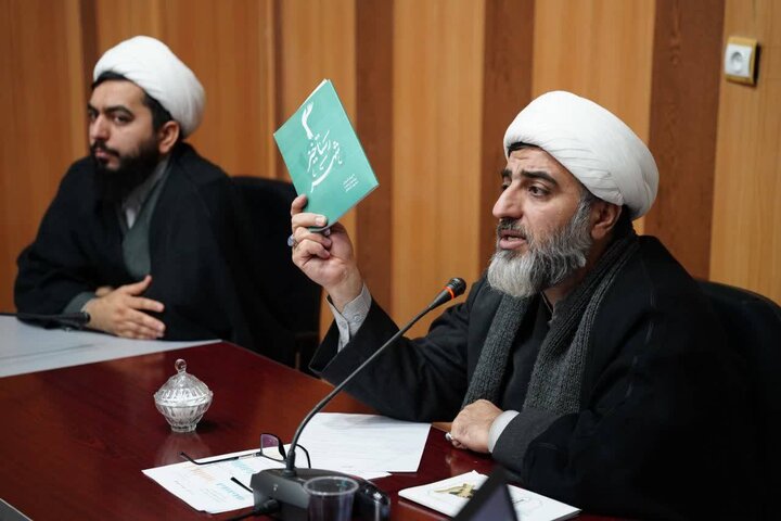 طرح «زندگی با آیه‌ها» پرچم خدمت به قرآن و افتخار جبهه انقلاب است