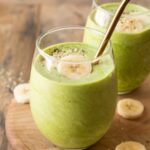 طرز تهیه اسموتی اسفناج و موز در ۵ دقیقه | صبحانه سالم