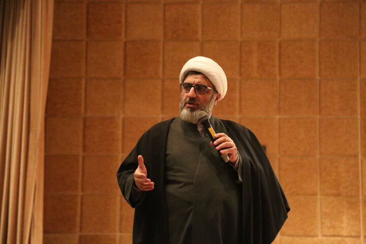 عزت‌زمانی: اعتکاف جلوه معنویت بانوی انقلاب اسلامی است