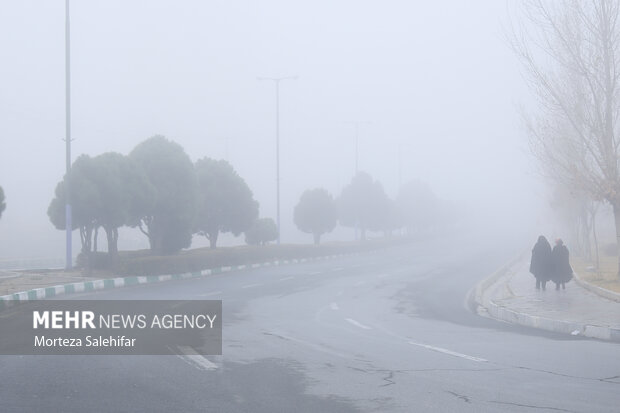 عسکرزاده: محور مهریز -میانکوه به دلیل بارش برف و یخ‌زدگی مسدود شد