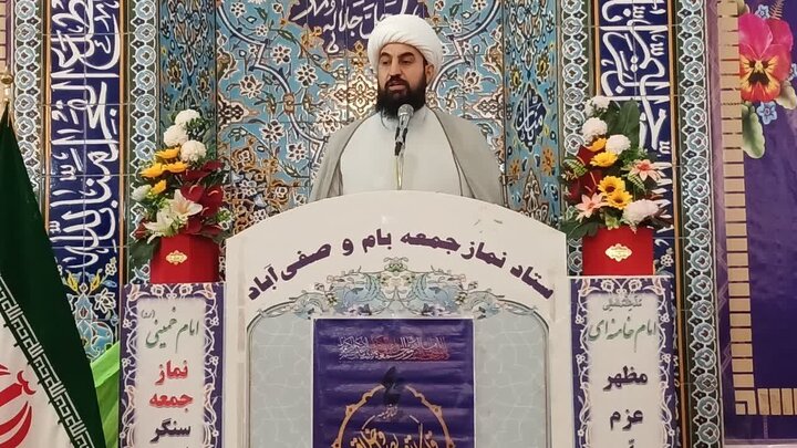 علیزاده:مداحی و هیئت سنگر مقابله با جنگ نرم دشمن هستند