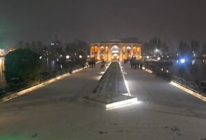 عمارت ائل‌گلی تبریز سفیدپوش شد