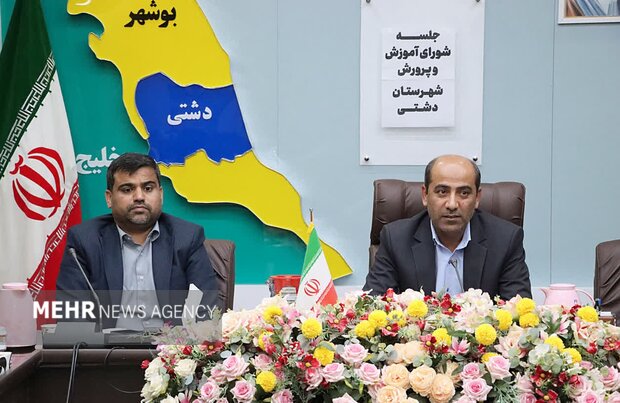 فرماندار دشتی: ریشه‌کن کردن بی‌سوادی نیازمند نگاه بلندمدت است
