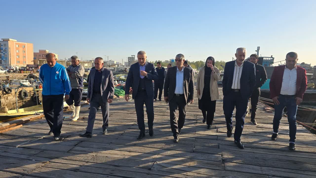 فرماندار گناوه: پیگیری مطالبات صیادان در چارچوب قانون انجام می شود