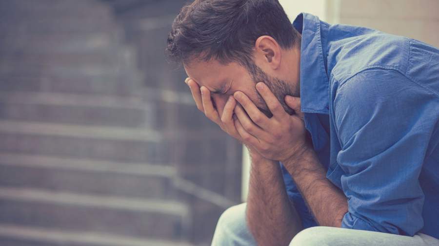 فروپاشی روانی چیست؟علت،علائم و روش‌های درمان